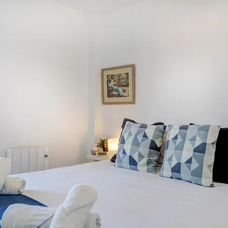 Balmins White By Hello Homes * سيدجيس