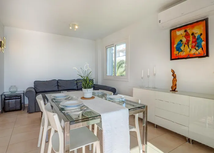 Balmins White By Hello Homes * Σίτζες