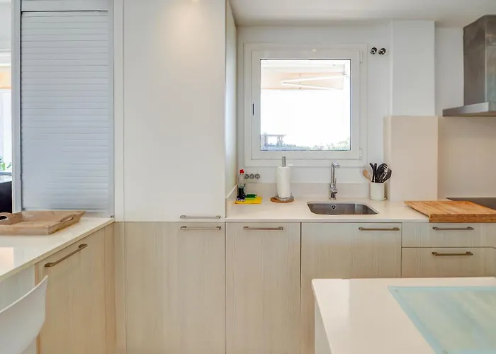 Balmins White By Hello Homes * Σίτζες